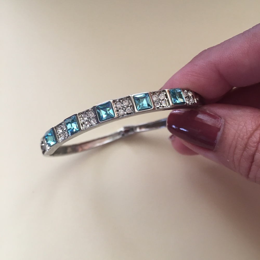 Silver tone with aqua blue stones bracelet